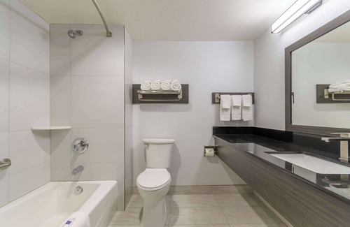 Eastside Hotel | Studio 6 Suites Perris, CA