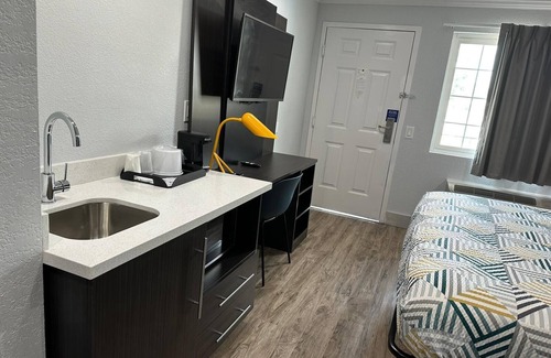 San Ysidro Hotel | Studio 6 Suites San Ysidro, CA -San Diego South Bay