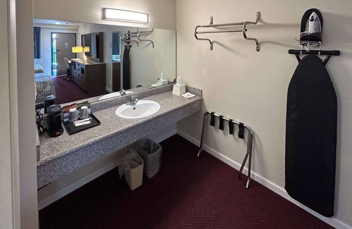Santa Ana Hotel | Studio 6 Suites Santa Ana, Ca