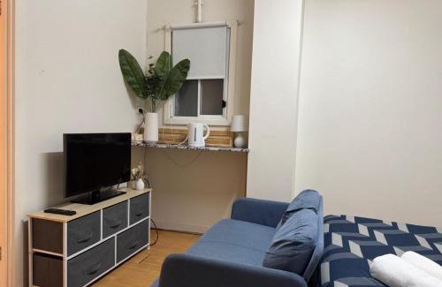 Adelaide Central Business District Cabin | Studio 7 - Wright Lodge
