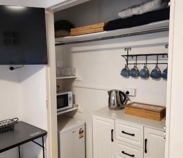 Johnsonville Bed & Breakfast | Studio 9 on Lakewood