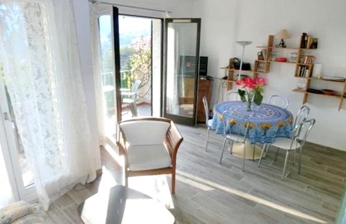 Theoule-sur-Mer Apartment | Studio a Theoule sur Mer a 400 m de la plage avec vue sur la mer terrasse amenagee et wifi