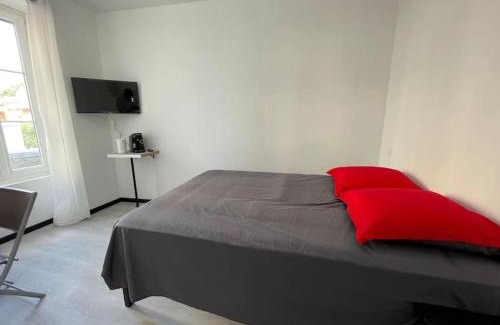 Roanne Apartment | Studio A2 18m2 cosy 5minutes Gare Parking gratuit Rue de La Mure
