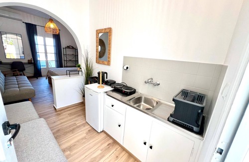 Paros Apartment | Studio 'Aeolian Blu 7' with Sea View, Wi-Fi and Air Conditioning