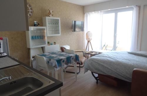 Saint-Jean-de-Monts Apartment | Studio alcôve, vue mer, 4 personnes, Saint Jean de Monts
