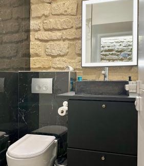 Quartier Saint-Ambroise Apartment | Studio Amelot, Charming & Pierre