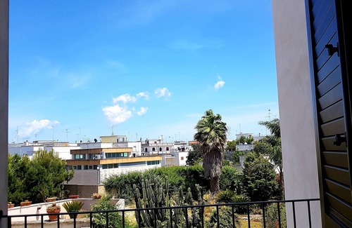 Carpignano Salentino Apartment | Studio apartment in historic villa with garden