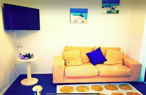 Broadbeach Waters Apartment | Studio Apartment Broadbeach Australia