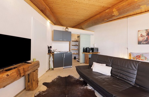 Rosenfeld Apartment | Studio Apartment '-6-die Sechs, 35qm' with Private Terrace, Shared Garden and Wi-Fi