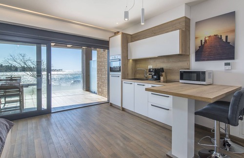 Lovrecica Apartment | Studio apartment A2 by the sea
