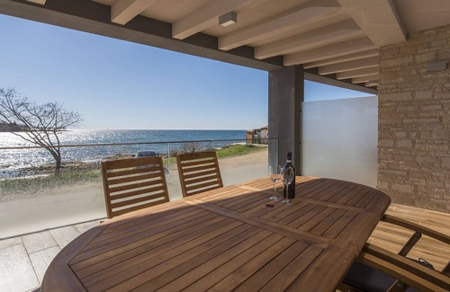 Lovrecica Apartment | Studio apartment A2 by the sea