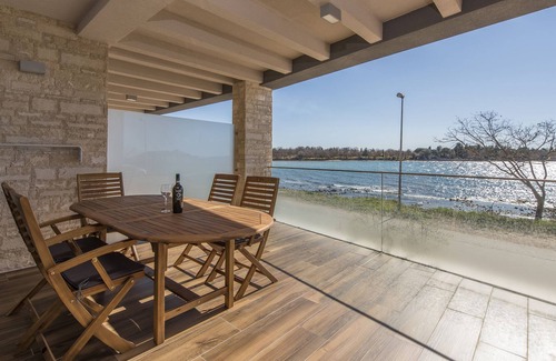 Lovrecica Apartment | Studio apartment A2 by the sea