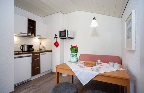 Bolsterlang Apartment | Studio Apartment 'Appartement Braun 2' with Mountain View, Balcony and Wi-Fi