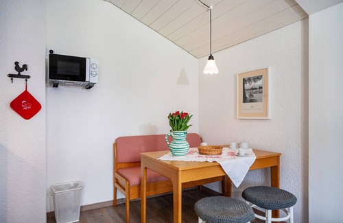 Bolsterlang Apartment | Studio Apartment 'Appartement Braun 2' with Mountain View, Balcony and Wi-Fi