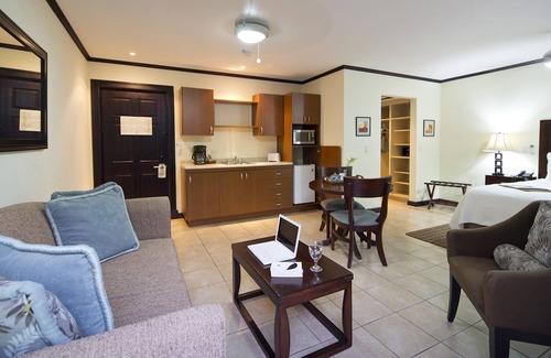 Santa Ana Hotel | Studio Apartment at Hotel Villa Los Candiles