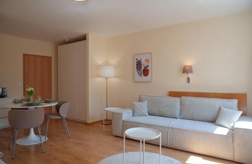 Wedding Apartment | Studio Apartment Berlin Mitte 37m2 - U-Bahn Leopoldplatz by Rooms Berlin