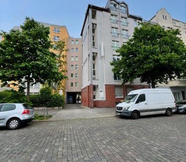 Wedding Apartment | Studio Apartment Berlin Mitte 37m2 - U-Bahn Leopoldplatz by Rooms Berlin