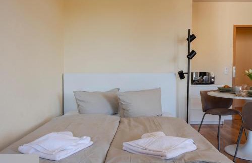 Wedding Apartment | Studio Apartment Berlin Mitte 37m2 - U-Bahn Leopoldplatz by Rooms Berlin