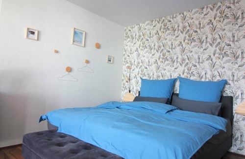 Bad Rodach Apartment | Studio Apartment 'Blaues Paradies' with Wi-Fi