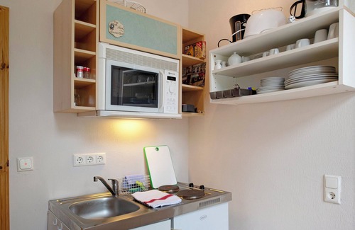 Krakow am See Apartment | Studio Apartment 'Ferienwohnung 3' with Shared Terrace, Shared Garden