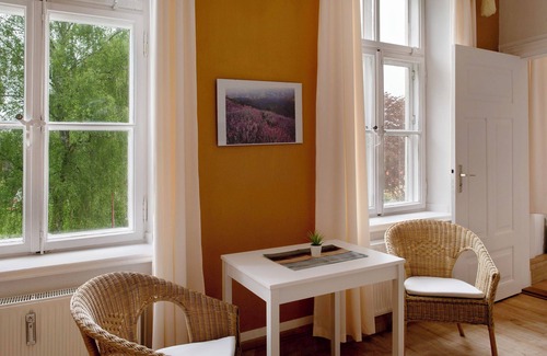 Krakow am See Apartment | Studio Apartment 'Ferienwohnung 3' with Shared Terrace, Shared Garden