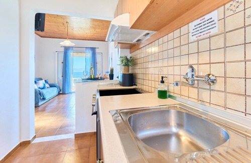 Paxos Apartment | Studio Apartment 'Dolphin Villa 1' with Sea View, Wi-Fi and Air Conditioning