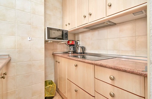 Torrox Costa Apartment | Studio Apartment 'Estudio Primera Linea De Playa' with Sea View, Wi-Fi and Air Conditioning