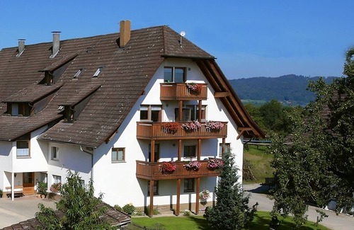 Hohenbodman Apartment | Studio Apartment 'Ferienwohnung 4a, 30 sqm' with Shared Garden and Wi-Fi