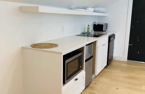Chestnut House | Studio Apartment in trendy East Austin neighborhood