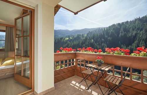 Racines Apartment | Studio Apartment "Jaufenspitze Blasighof" with Mountain View, Wi-Fi & Garden