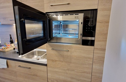 Schliersee Apartment | Studio Apartment 'Marianne' with Mountain View, Shared Garden and Wi-Fi