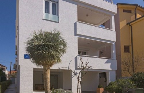 Pirovac Apartment | Studio apartment on the first floor