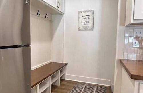 Groveoak Apartment | Studio Apartment with Office Space at Lake Guntersville - Scottsboro, AL