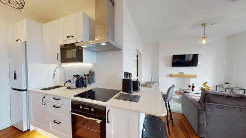 Newport Apartment | Studio Apartment with 65" Smart TV