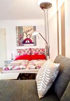 Augustinviertel Apartment | Studio apartment with balcony
