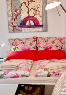 Augustinviertel Apartment | Studio apartment with balcony