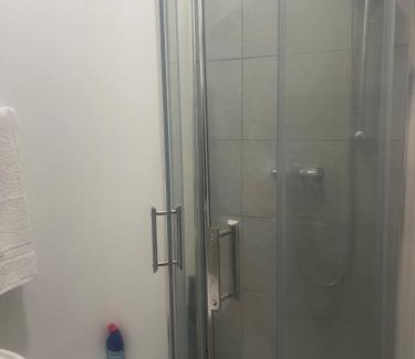 Colne Apartment | studio apartment with small kitchen and bathroom