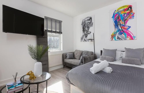 Harrow Road Apartment | Studio Apt, 8 Min Walk From Tube 3