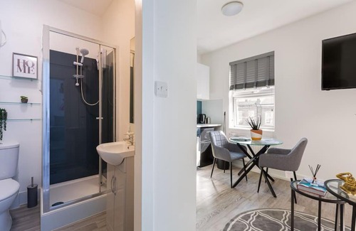 Harrow Road Apartment | Studio Apt, 8 Min Walk From Tube 3