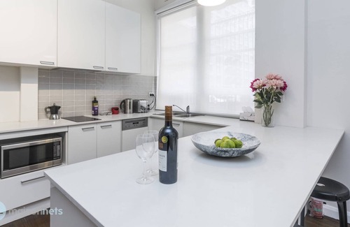 Elizabeth Bay Apartment | Studio Apt in Heart of Elizabeth Bay