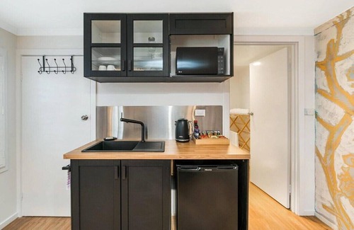 Daylesford Apartment | Studio Art on Duke Su