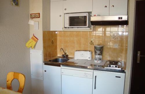 Pralognan-la-Vanoise Apartment | Studio avec Balcon en Centre-ville, Parking Privé - Près du Téléphérique - FR-1-464-129