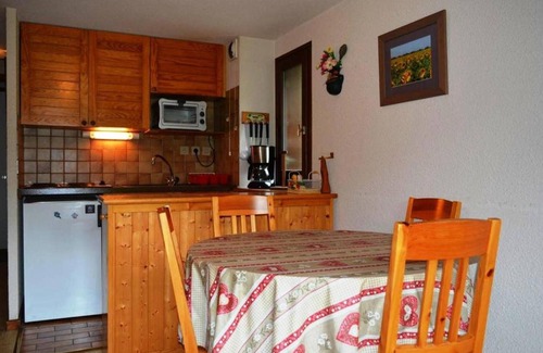 Le Grand-Bornand Apartment | Studio avec cabine et mezzanine, parking et proche des pistes - FR-1-241-170