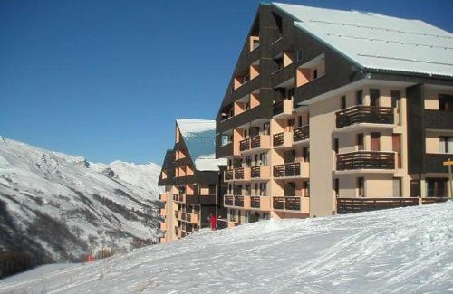 Les Menuires Apartment | Studio avec Cabine aux Pieds des Pistes, Animaux Admis - FR-1-574-27
