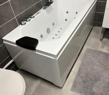 Equemauville Apartment | Studio avec piscine aux portes d’Honfleur