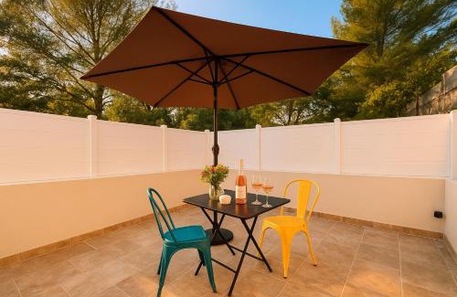 Trans-en-Provence Apartment | Studio Azzurro, parking, cuisine équipée, idéal pros en déplacement