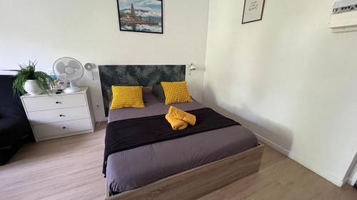 Chatellerault Apartment | Studio Bali I spacieux avec jardin d'été I proche Futuroscope