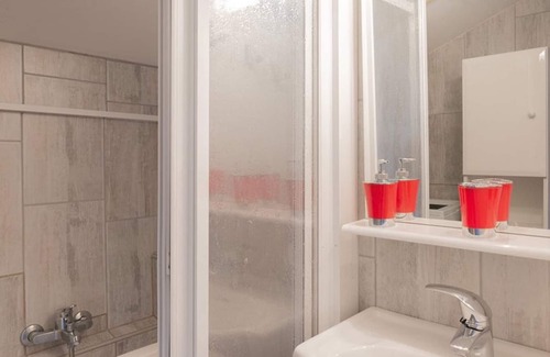 Station de Drouzin le Mont Apartment | Studio Biot, studio flat, 2 persons