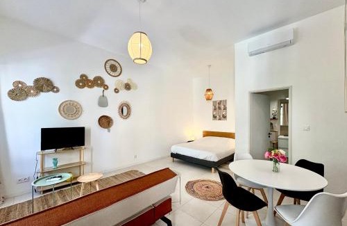 Quartier Administrations Apartment | Studio Boho, 4 personnes Nîmes, Lit 160 + CLIM