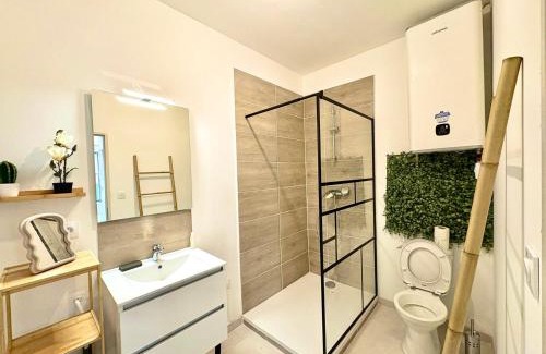 Quartier Administrations Apartment | Studio Boho, 4 personnes Nîmes, Lit 160 + CLIM